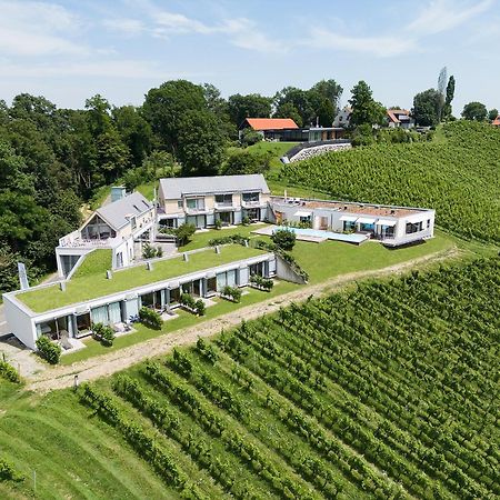 Relax Apartments An Der Lage Hochgrassnitzberg Spielfeld Exterior foto